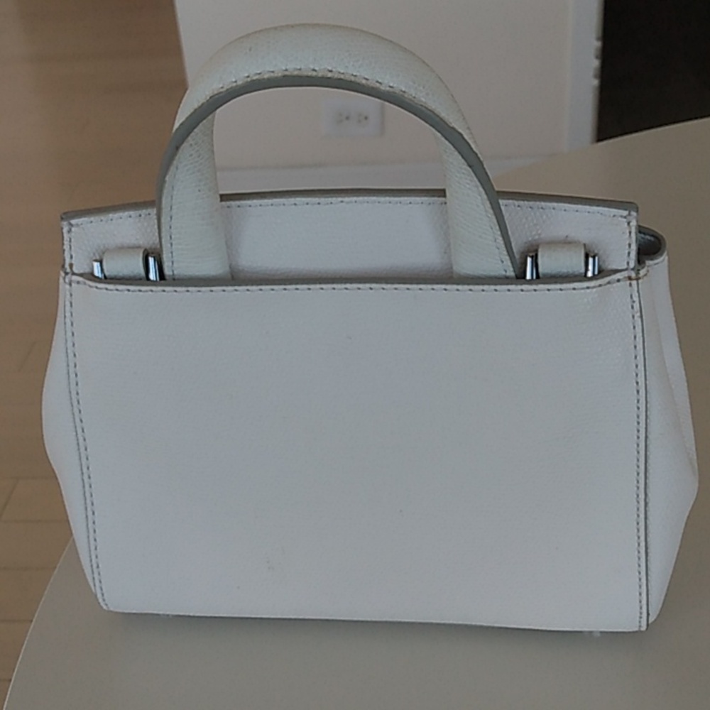 🛍️Tumi leather crossbody. EUC - Picture 5 of 13